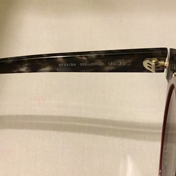 COPY - SALVATORE FERRAGAMO SUNGLASSES. - Picture 5 of 9